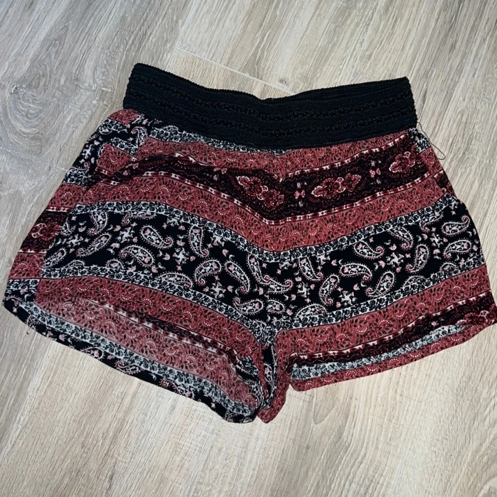 Patterned shorts - Picture 1 of 1